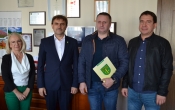 Podpisanie umowy na remont osrodka zdrowia