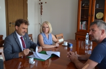 podpisywanie umowy na istalację fotowoltaiczną