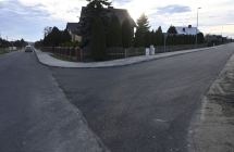 rozwidlenie dróg asfaltowych