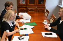 podpisanie umowy na remont dróg