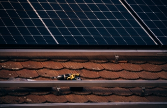 panele fotowoltaiczne na dachu, 